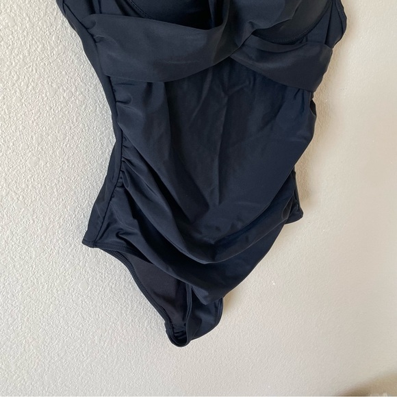 Beachsissi Swimsuit One Piece Women’s M Black Classic Beach Pool Vacation Lake - Picture 4 of 10